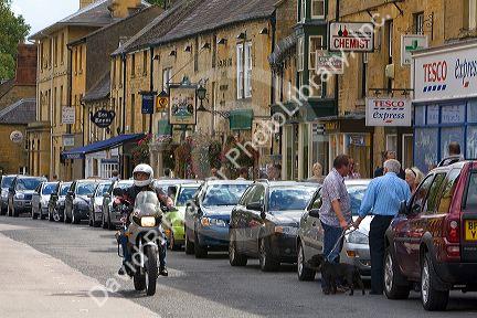 Street scene in the town of Moreton-in-Marsh, Gloucestershire, England.