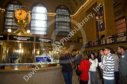Information counter in Grand Central Terminal, Midtown Manhattan, New York City, New York, USA.