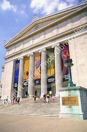 The front of the field museum in Chicago, Illinois.