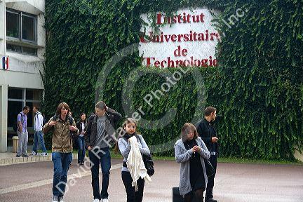 Students outside of the Paul Verlaine Univeristy technology building in Metz, France.