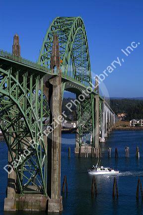 Yaquina Bay Bridge spanning the Yaquina Bay south of Newport, Oregon, USA.