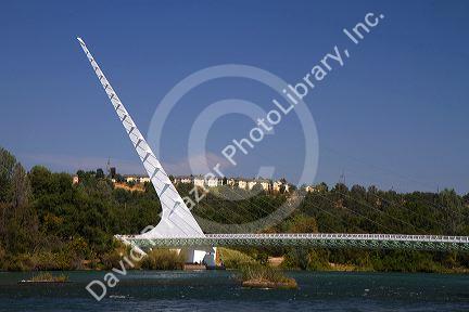 The Sundail Bridge at Turtle Bay spanning the Sacramento River in Redding, California, USA.