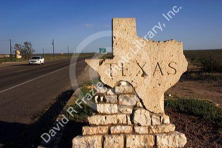 Texas state line bordering New Mexico on U.S. Highway 285.